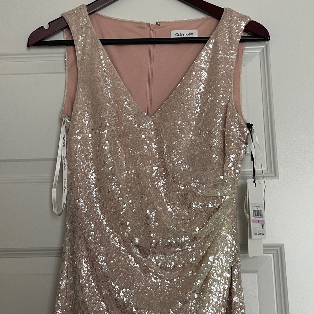 Elegant ruched Sequin Gown - Picture 7 of 7